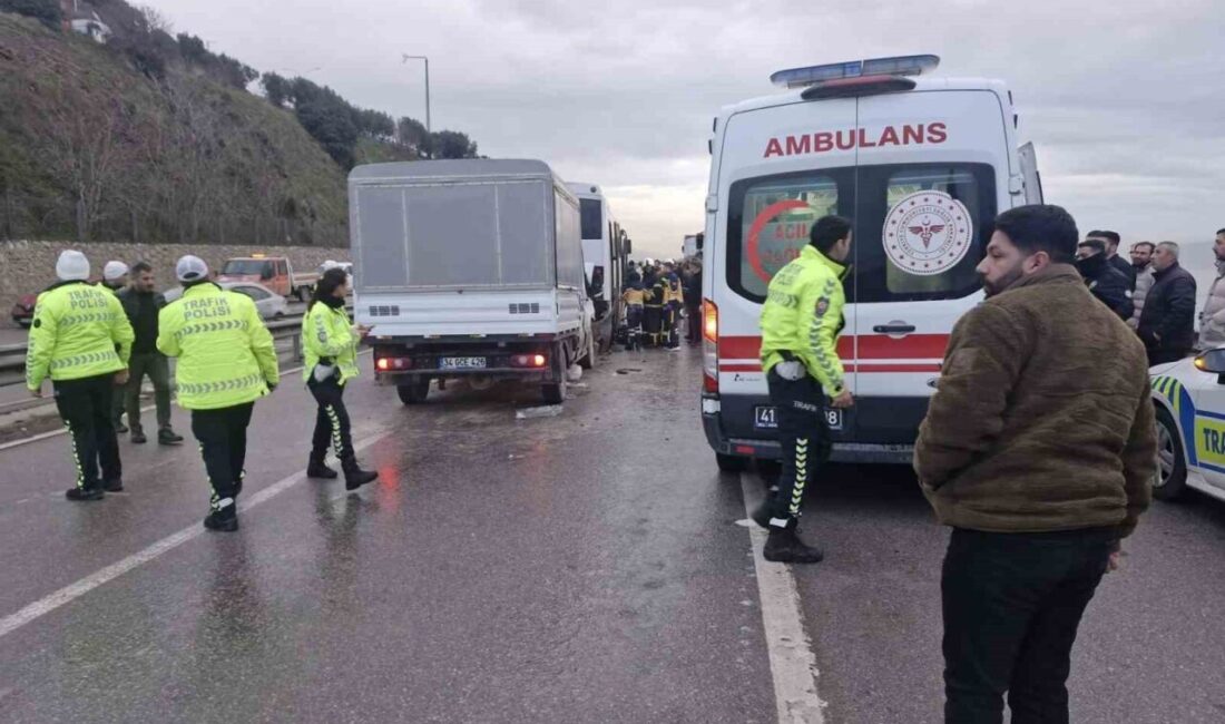 Kocaeli’nin Dilovası ilçesinde 3 aracın karıştığı zincirleme kazada 7 kişi