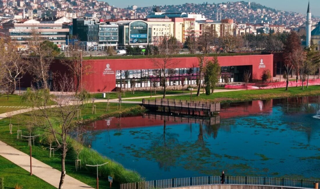 Kocaeli’de “Alev Alatlı Kütüphanesi ve Sanat Galerisi” törenle tanıtıldı Kocaeli Büyükşehir Belediyesi, Türk düşünce dünyasının önemli ismi Alev Alatlı’nın