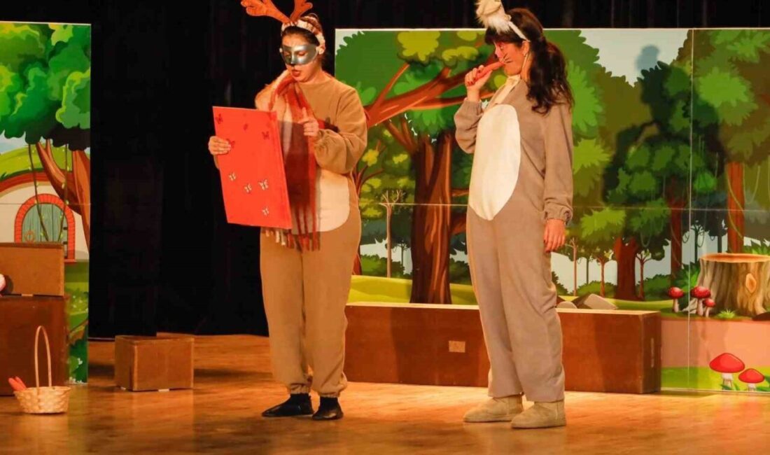 Körfez Belediyesi tarafından düzenlenen kültür sanat etkinlikleri kapsamında sahnelenen “Haylaz