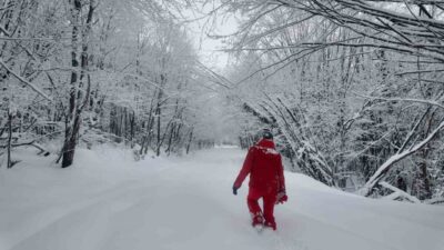 Kocaeli’yi etkisi altına alan kar yağışı eşsiz manzaralar ortaya koyarken,