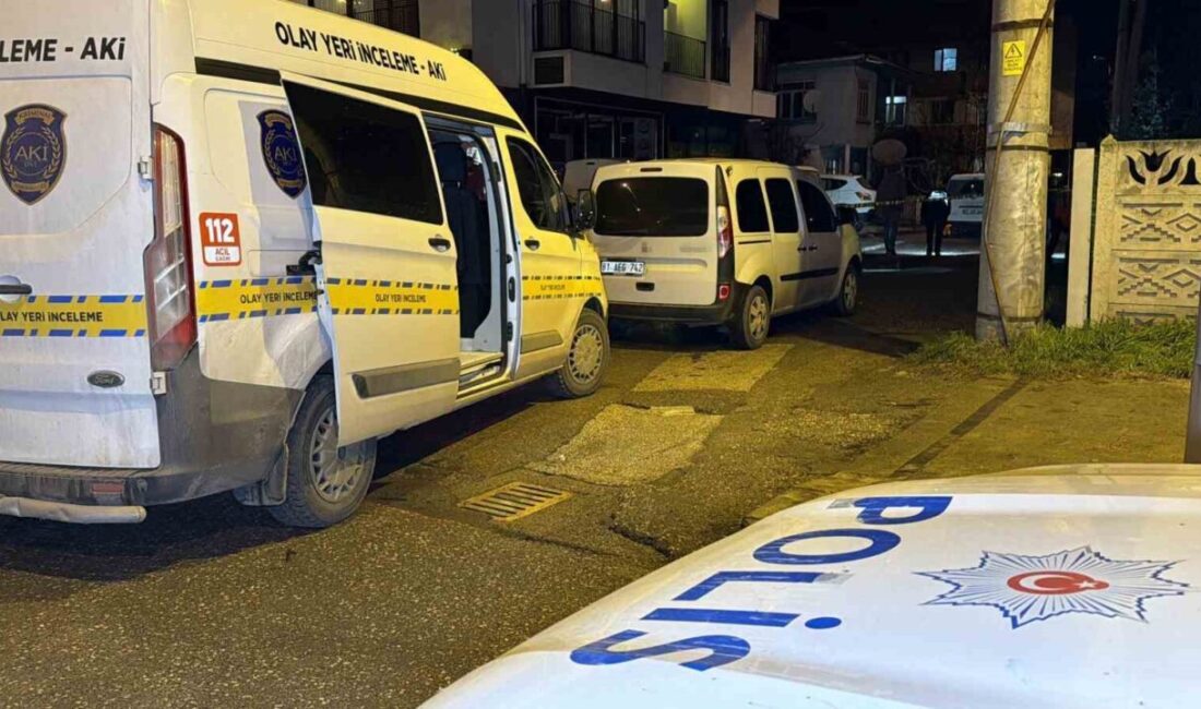 Sokak ortasında silahla vurulmuş halde bulunan bir kişi hayatını kaybetti Düzce’de sokak ortasında silahla kendini vuran şahıs, kaldırıldığı hastanede hayatını