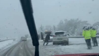 TEM Otoyolu’nun Bolu Dağı Tüneli geçişinde etkili olan yoğun kar