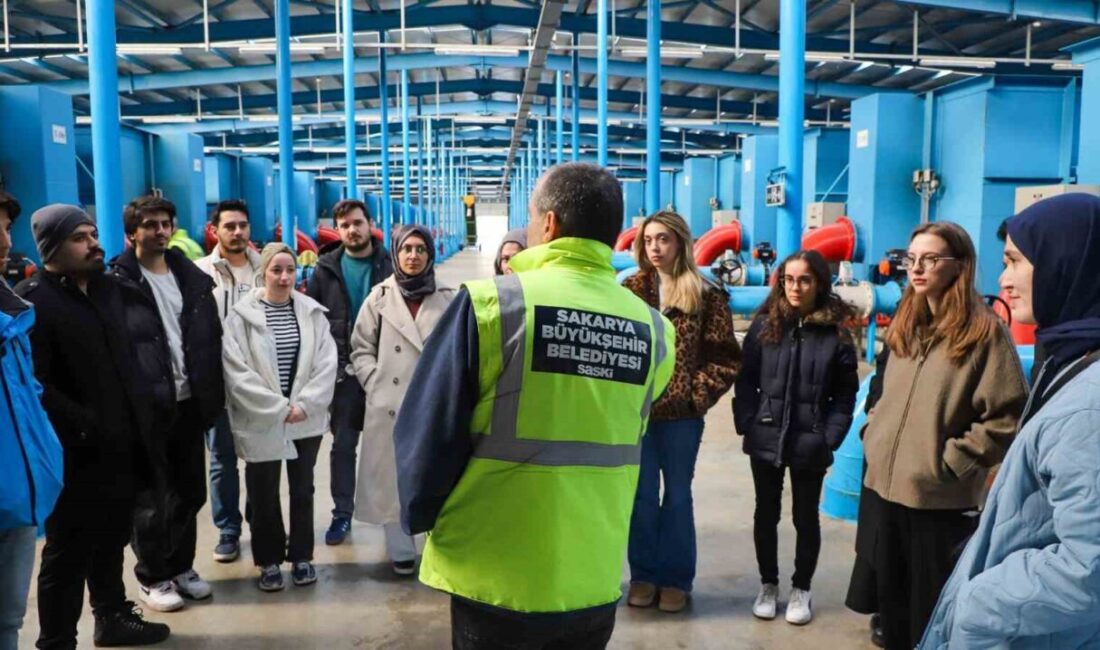 Üniversiteli hekim adayları su ve atıksu yönetimini yerinde gördü Sakarya Üniversitesi (SAÜ) Tıp Fakültesi son sınıf öğrencileri, halk sağlığı