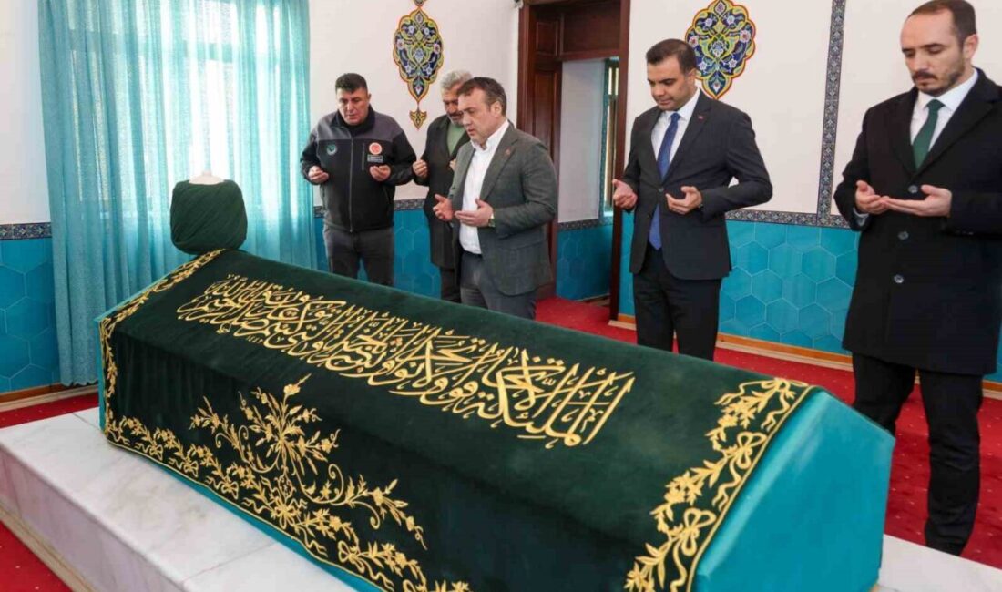 Vali Sözer, Dursun Fakıh Türbesi’nde incelemelerde bulundu Bilecik Valisi Faik Oktay Sözer, Dursun Fakıh Türbesi’nde incelemelerde bulunarak