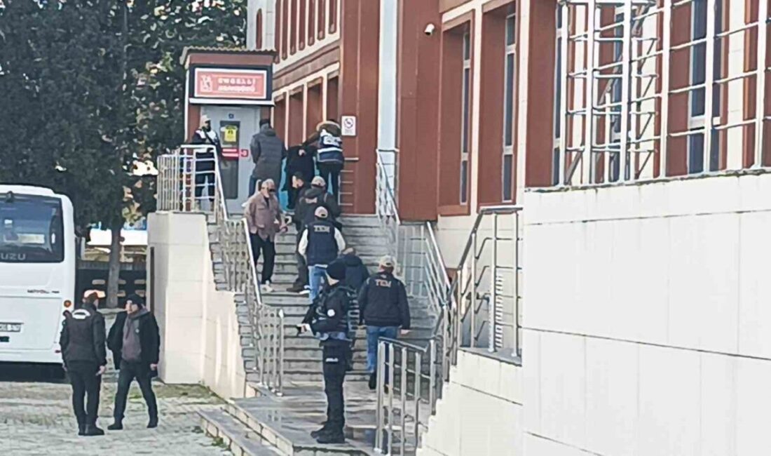 Yalova’da DEAŞ operasyonlarında tutuklu sayısı 56’ya çıktı Yalova’da 3 polisin şehit düştüğü DEAŞ operasyonları çerçevesinde yürütülen soruşturmada