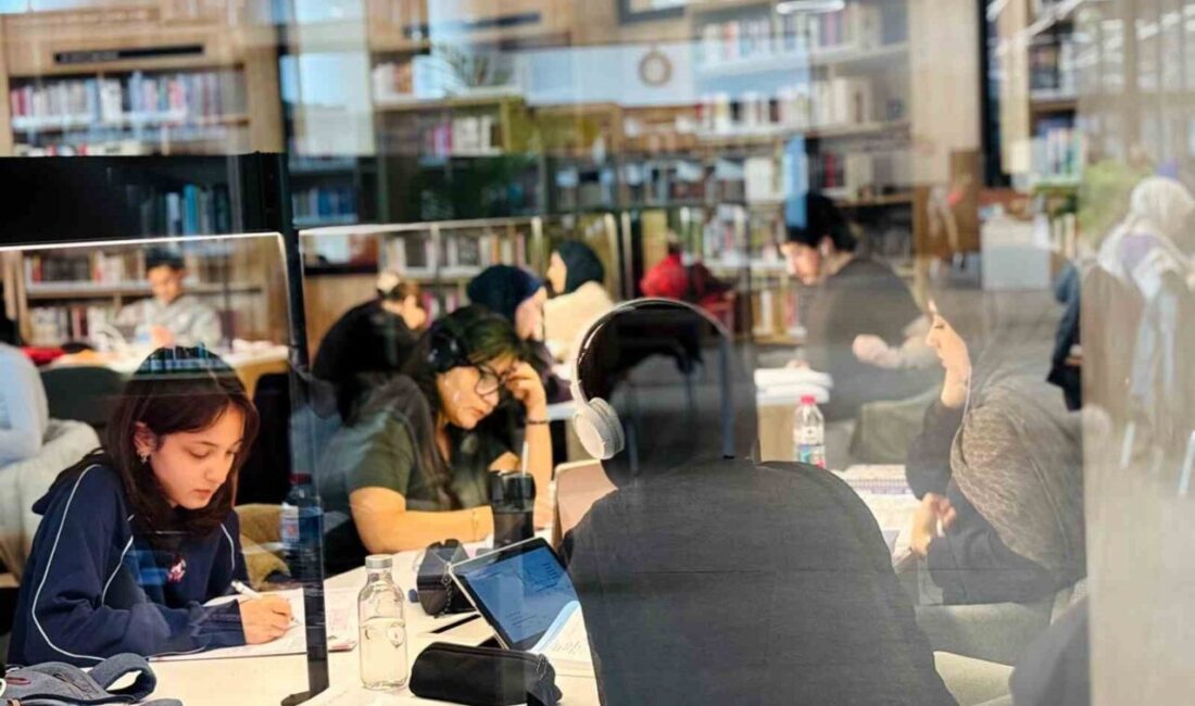 Kocaeli’de yarıyıl tatilinde kütüphaneler, gençlerin hem ders çalıştığı hem de