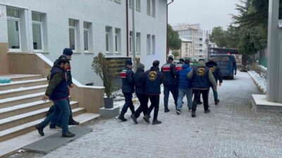 Bilecik’te 72 yaşındaki bir kadını “Polisiz cinayet olayına karıştınız altınları