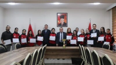 Bilecik’in Bozüyük ilçesinde Okul Sporları Yıldız Kızlar Voleybol İl Birincisi