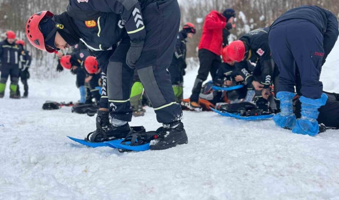 Kocaeli Büyükşehir Belediyesi İtfaiye Dairesi Başkanlığı’na bağlı arama kurtarma ekibi,