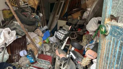 Sakarya’nın Akyazı ilçesinde 76 yaşındaki adamın 25 yıldır evinde biriktirdiği