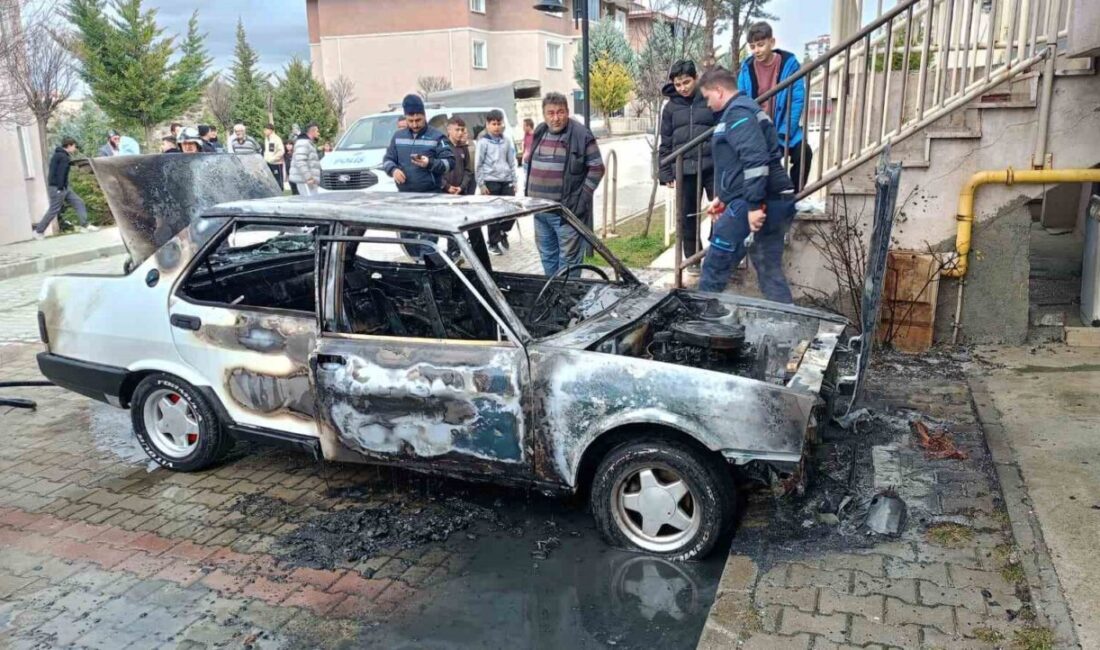 Kastamonu’da park halindeyken yanan Fiat-Tofaş otomobil kullanılmaz hale geldi. Olay,