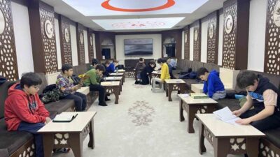 DÜZCE (İHA) – Düzce Bahçeşehir Gençlik Merkezi’nde gençlere yönelik düzenlenen