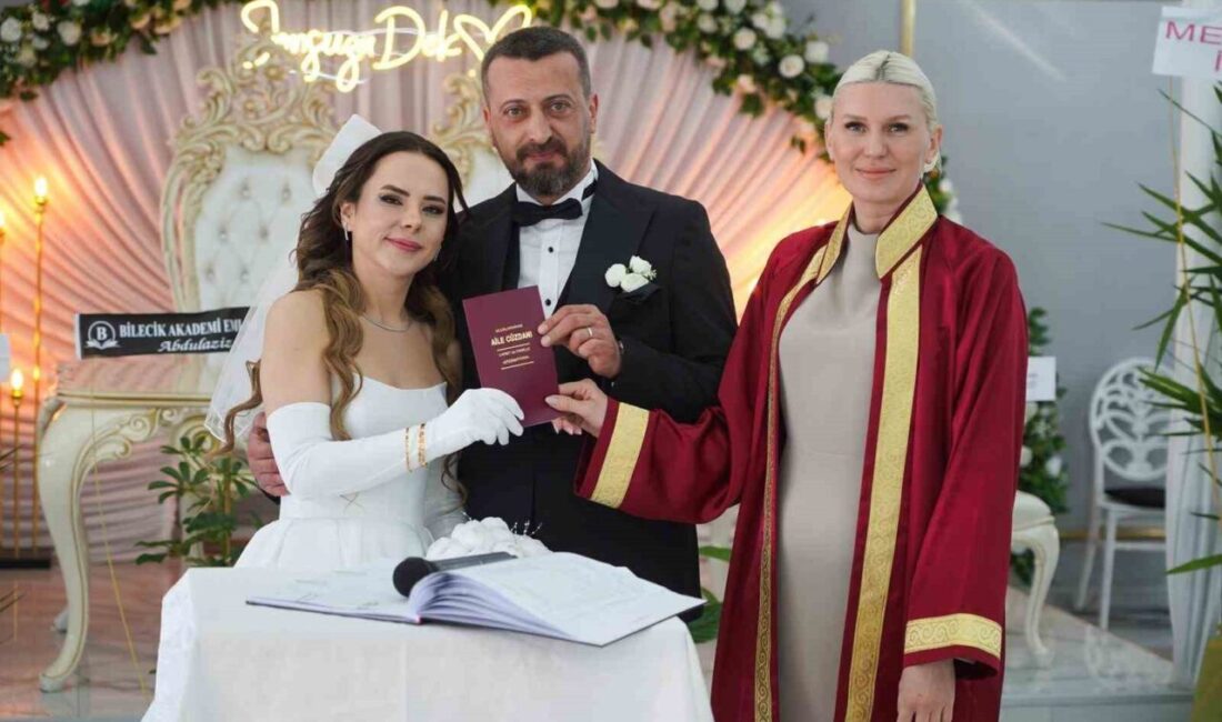 Bilecik dünya evine giren Tuğba ve Yasin çiftin nikahını Belediye