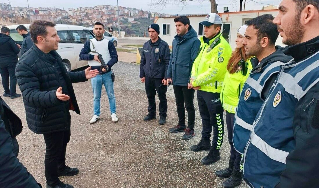Bilecik İl Emniyet Müdürü Erdem Çağlar, uygulama noktalarını yerinde inceledi.