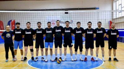 Bilecik Gençlik ve Spor Kulübü voleybol takımlarının antrenmanları tüm hızıyla