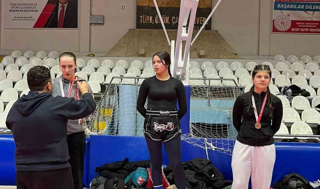 Bilecik’in Pazaryeri ilçesinden Manisa’da düzenlenen İller Arası Kick Boks Şampiyonası’na