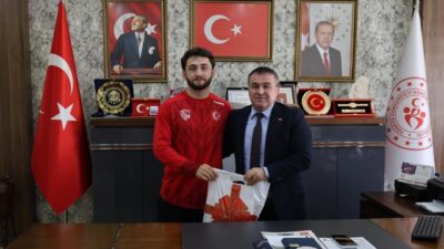 Bilecikli sporcu Salih Yusuf Yazıcı, Ankara’da düzenlenen U20 Türkiye Güreş