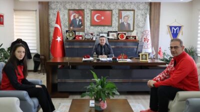 Bilecikli sporcu Ecem Uygun 300 metrede Türkiye 3’üncüsü oldu. Burs’da