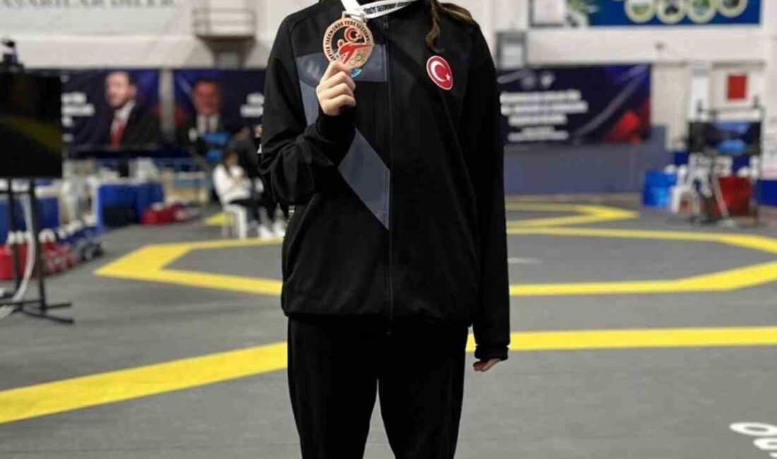Bilecikli taekwondocu Ebrar Çakır Türkiye Finalleri’ne yükseldi. Antalya’da gerçekleştirilen Türkiye