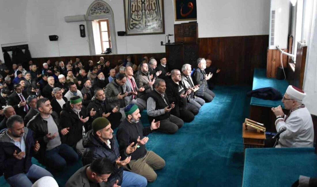 Bilecik’te 6 Şubat deprem şehitleri için Mevlid-i Şerif okunarak dualar