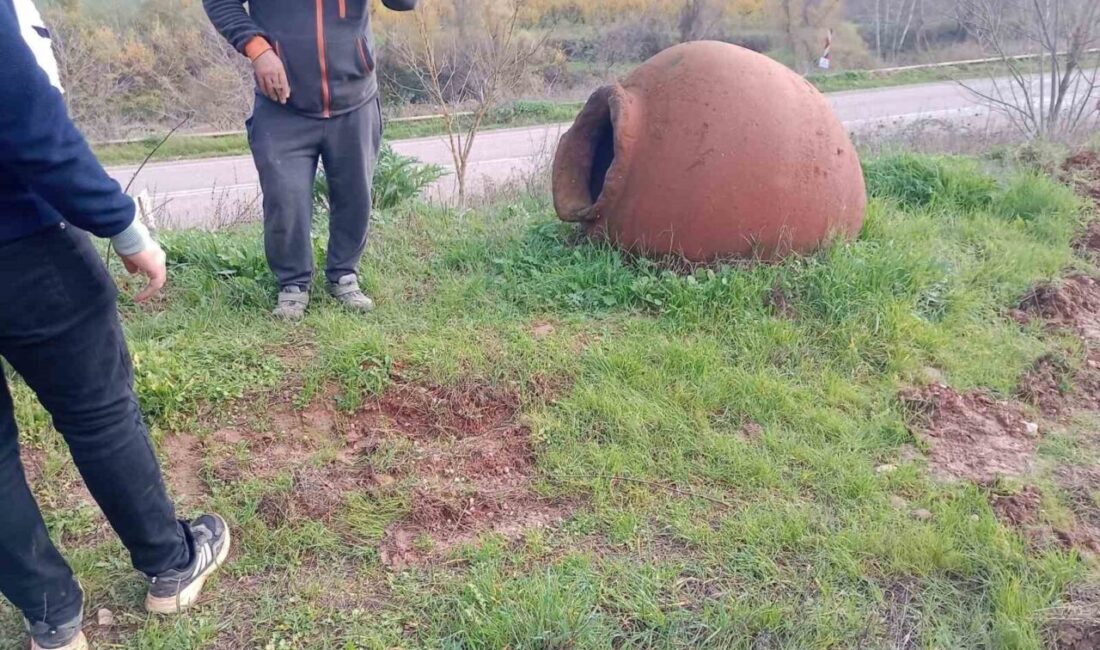 Bilecik’in Osmaneli ilçesinde bin 800 yıllık küpler gün yüzüne çıktı.