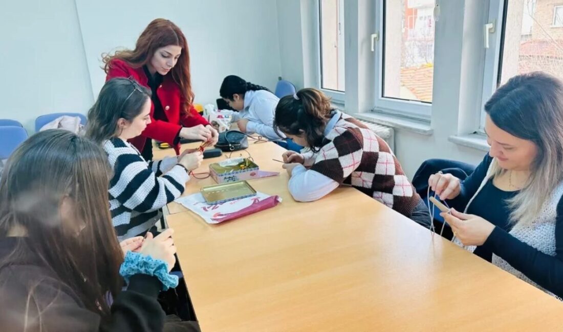 Bilecik’te Çocuk Evleri Sitesinde kalan çocuklar için Kazaziye Takı Kursu