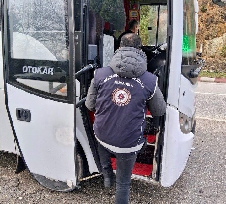 Bilecik’te İl Emniyet Müdürlüğü tarafından düzensiz göç ile mücadeleye yönelik