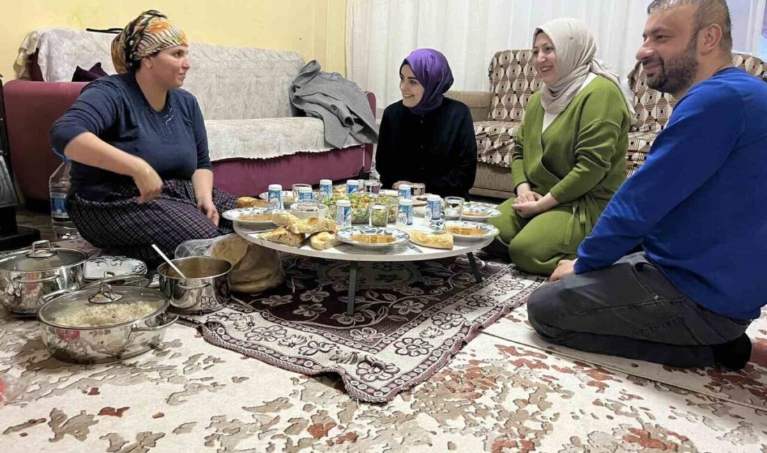 Bilecik’in Gölpazarı ilçesinde Kaymakam Feyza Nur Kılıç, Namlı ailesinin iftar
