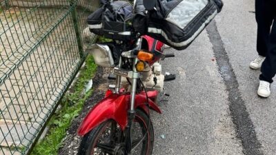 Bilecik’te seyir halindeki hafif ticari araç ile motosiklet çarpışması sonucu