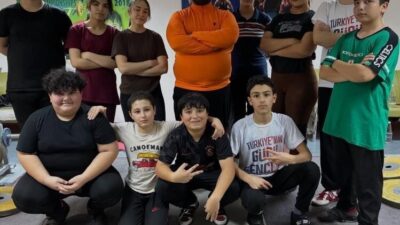 Bilecik’te halter sporcuları, Gençlik ve Spor Bakanlığı Spor Okulları bünyesinde