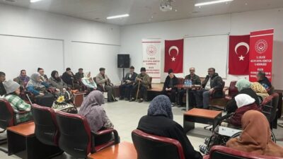 Bilecik’te huzurevinde pilav ve helva ikramı eşliğinde mevlit programı düzenlendi.