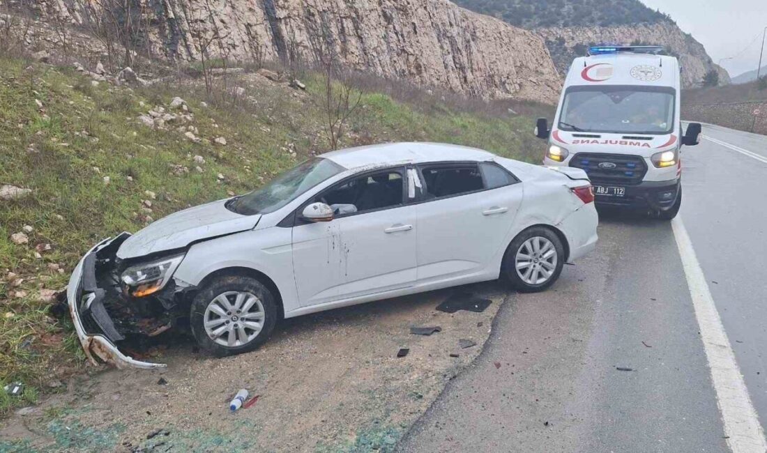 Bilecik’te yolun kaygan olması nedeniyle meydana gelen trafik kazasında 2