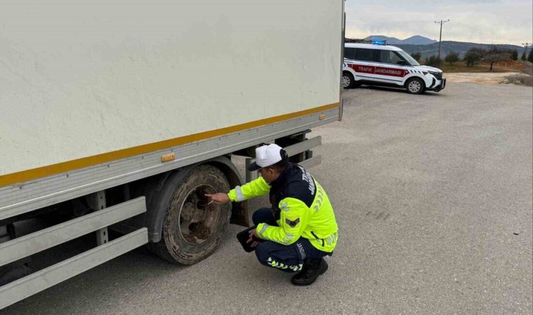 Bilecik’te kış lastiği uygulaması denetimi yapıldı. Bilecik İl Jandarma Komutanlığı