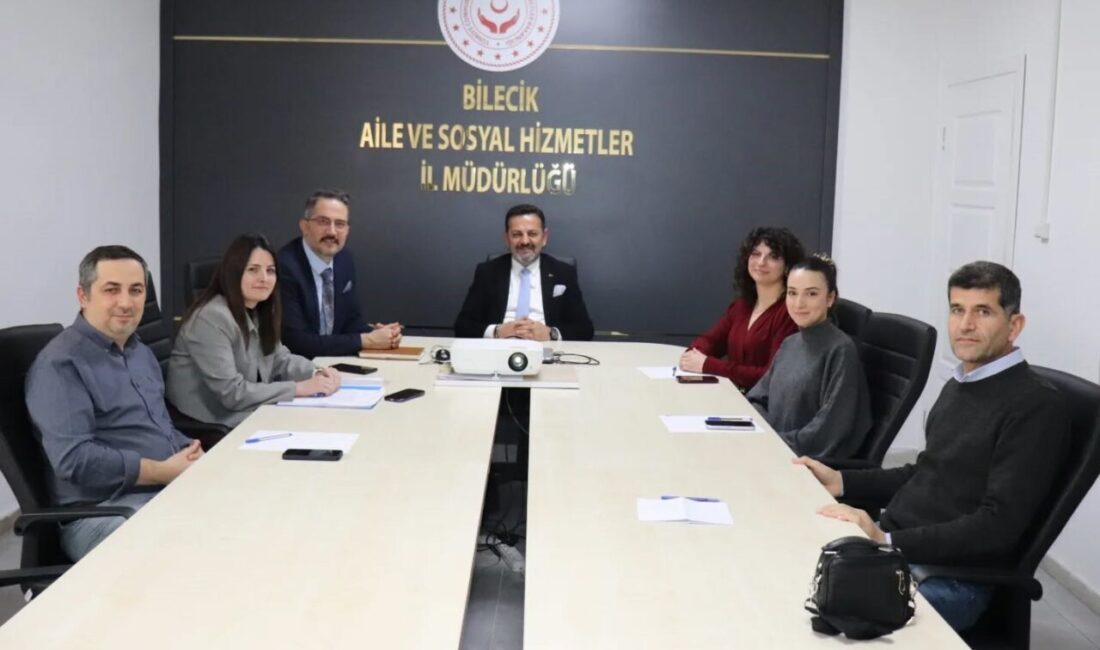 Bilecik’te İl Müdürü Nejat İlhan başkanlığında Koruyucu Aile Birim Toplantısı