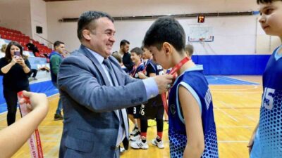 Bilecik Atatürk Spor Salonu’nda düzenlenen Küçükler Basketbol Müsabakaları tamamlandı. Bilecik