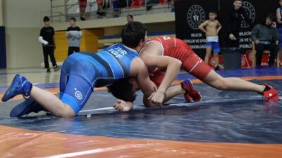 Bilecik’te Küçükler Serbest Stil Güreş İl Seçmesi, yoğun katılım ve