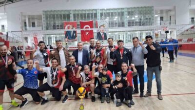Bilecik’in Bozüyük ilçesinde Kaymakamlık Kurumlar Arası Voleybol Turnuvası final maçı