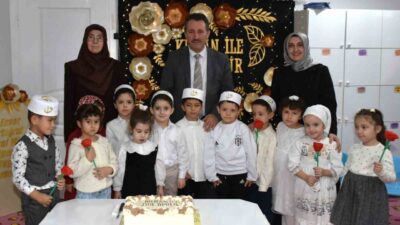 Bilecik’te 4-6 yaş Kur’an kursu öğrencileri Kur’an’a geçmenin sevincini yaşarken,