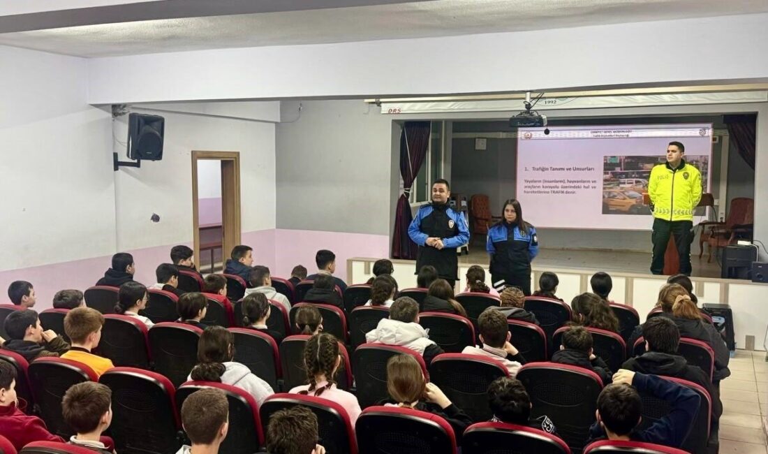 Bilecik’te ortaokul öğrencilerine trafik kuralları ve akran zorbalığı konularında bilgilendirme