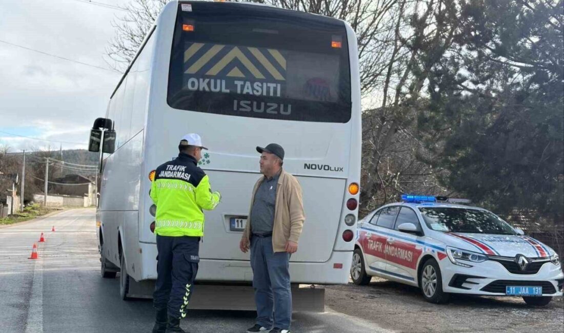 Bilecik’in Bozüyük ilçesinde jandarma ekiplerince okul servisleri denetlendi. Bozüyük İlçe