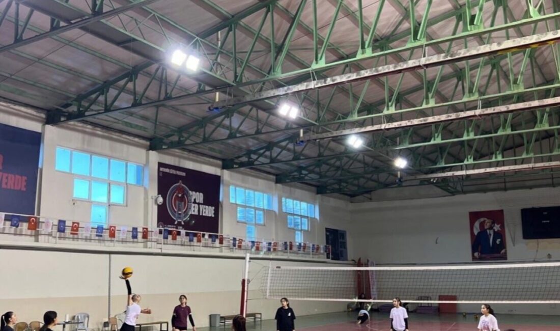Bilecik’te voleybol branşında altyapı çalışmaları planlı ve disiplinli şekilde devam