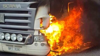 DÜZCE(İHA) – Düzce D100 karayolu Bolu Dağı mevkisinde motor kısmından