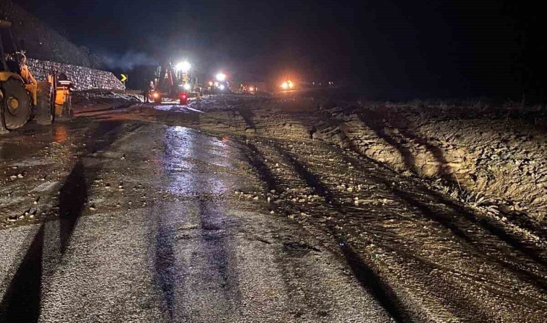 Bolu’nun Seben ilçesinde aşırı yağış nedeniyle kapanan yol, ulaşıma tekrardan