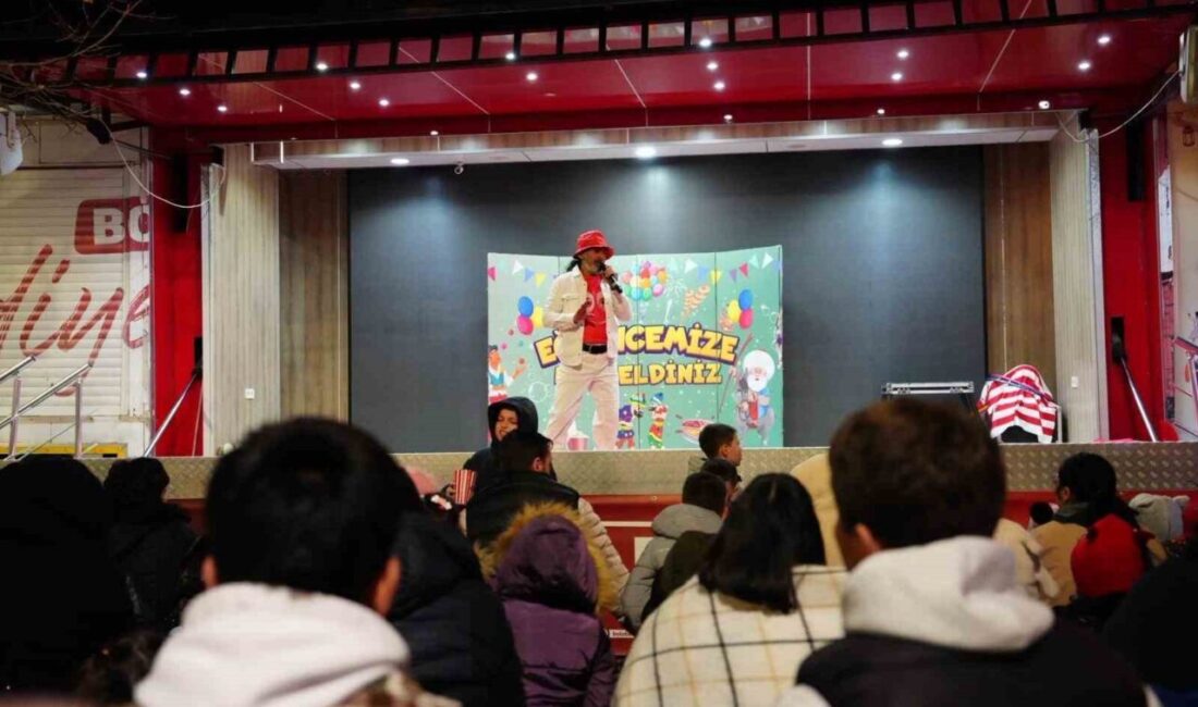 Bolu’da Ramazan ayı etkinlikleri kapsamında Kent Meydanı’na ‘Ramazan Sokağı’ kuruldu.