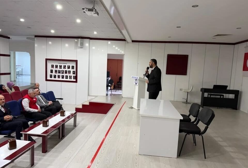 Bilecik’in Bozüyük ilçesi Fen Lisesi’nde değerler eğitimi kapsamında öğrencilere yönelik