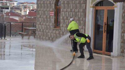 Bilecik Belediyesi Temizlik İşleri Müdürlüğü çalışanları tarafından şehir merkezindeki bütün