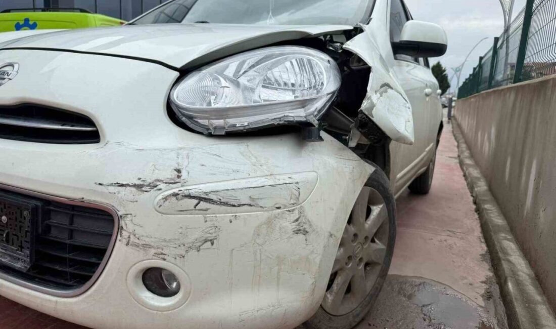 Kocaeli’nin Körfez ilçesinde park halindeki iki araca çarpan alkollü sürücü,