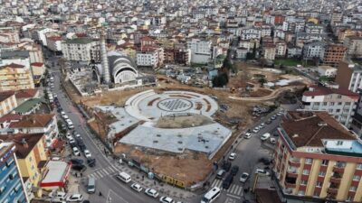 Çayırova’da 25 bin metrekare alanda inşa edilen kent meydanı projesinde,