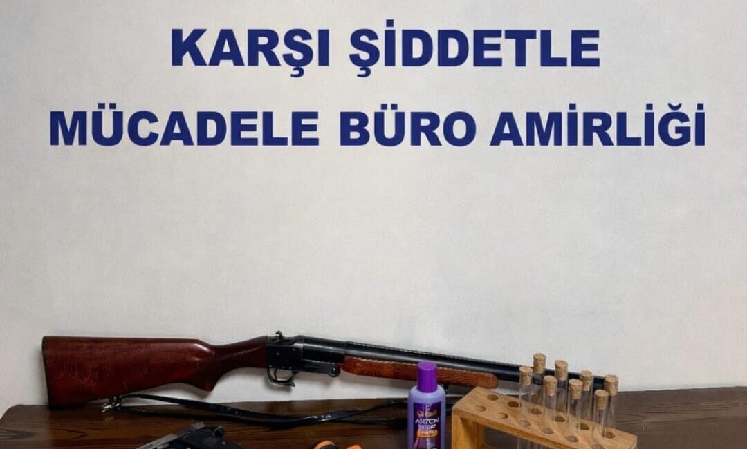 Kocaeli’de çeşitli suçlardan hakkında işlem başlatılan şüphelinin evinde yapılan aramada