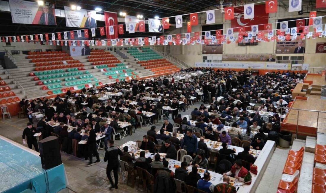 Çorum Belediyesi tarafından her yıl gerçekleştirilen iftar sofrasında birlik ve